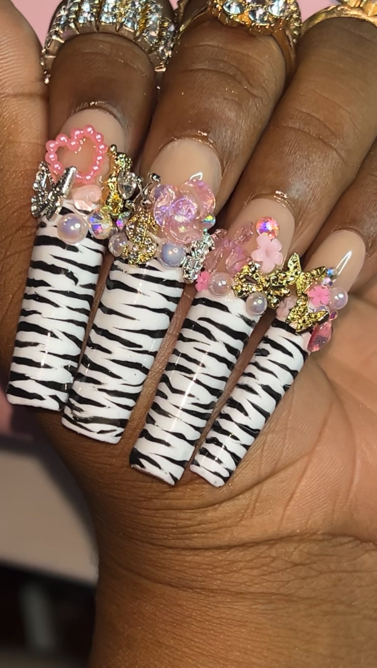 Cluster & design nails