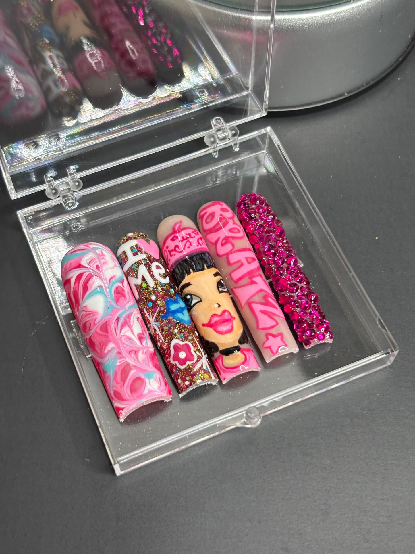 Cartoon nails