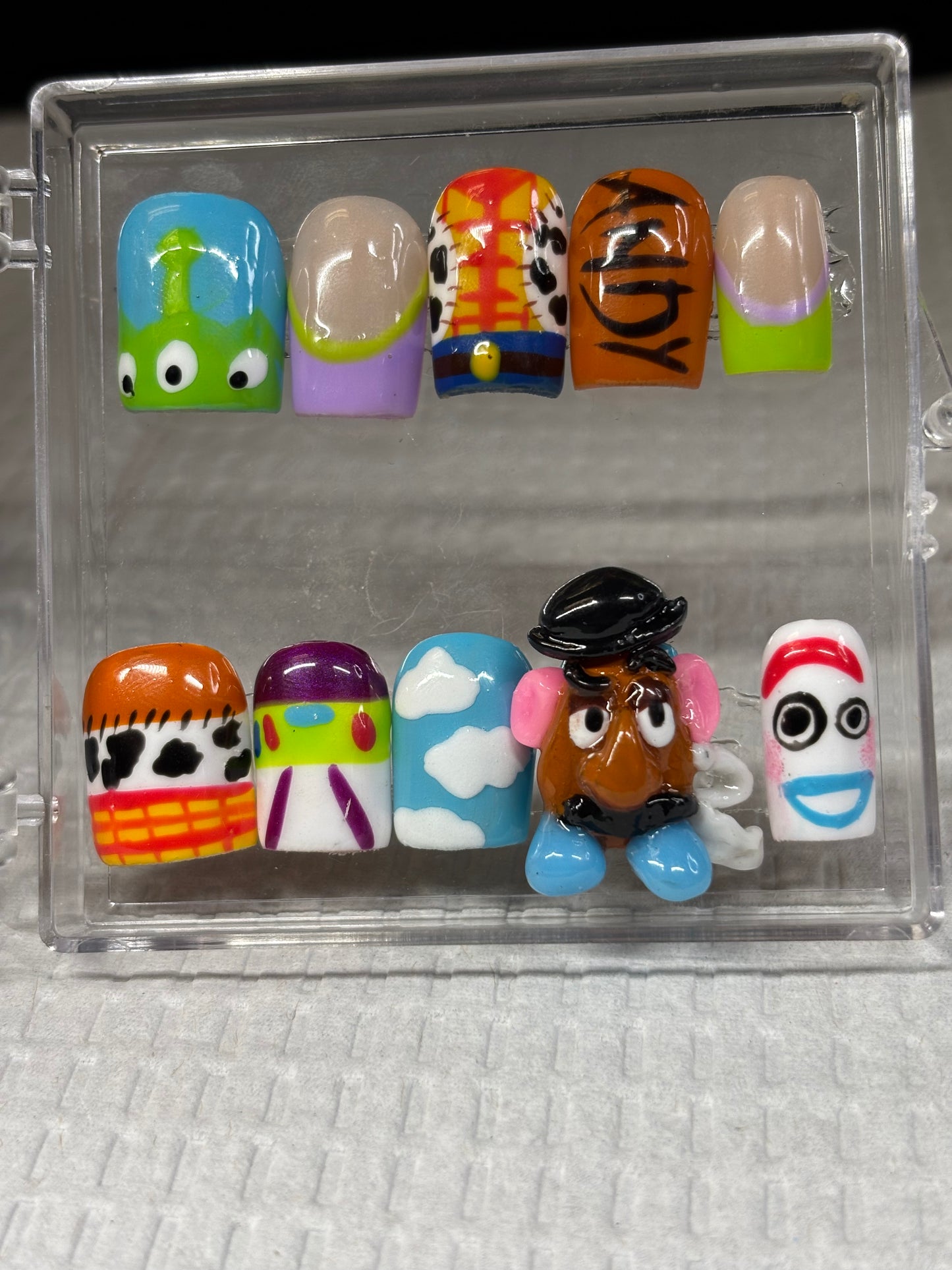 Cartoon nails